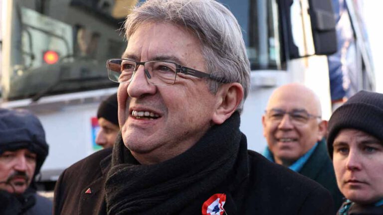 « Connard » : Jean-Luc Mélenchon réussit à faire condamner le réalisateur Olivier Marchal pour injure